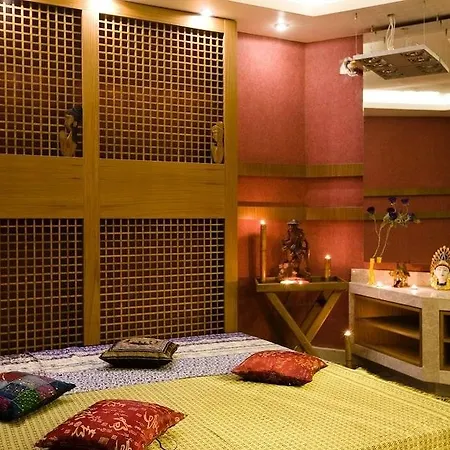 Saturn Palace
