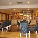 Saturn Palace Ξενοδοχείο 5*