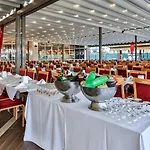 Saturn Palace فندق