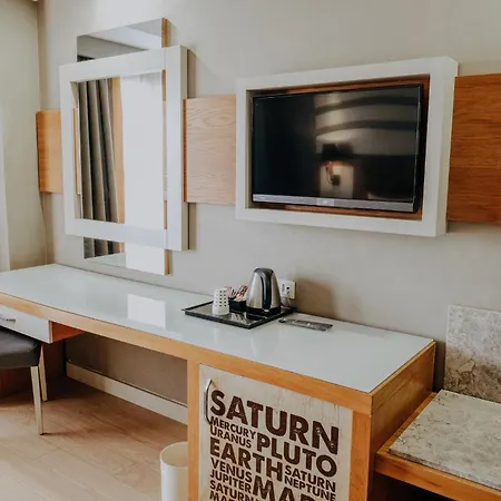 Hotel Saturn Palace 5*