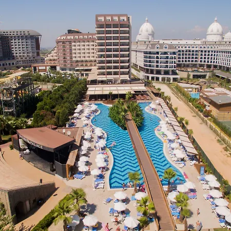 Szálloda Saturn Palace 5*