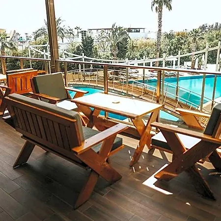Hotell Saturn Palace 5*
