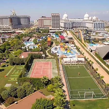 Hotell Saturn Palace 5*