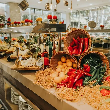 Ξενοδοχείο Saturn Palace 5*