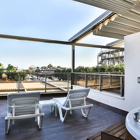 Saturn Palace Ξενοδοχείο