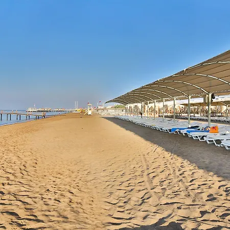 Saturn Palace Ξενοδοχείο 5*