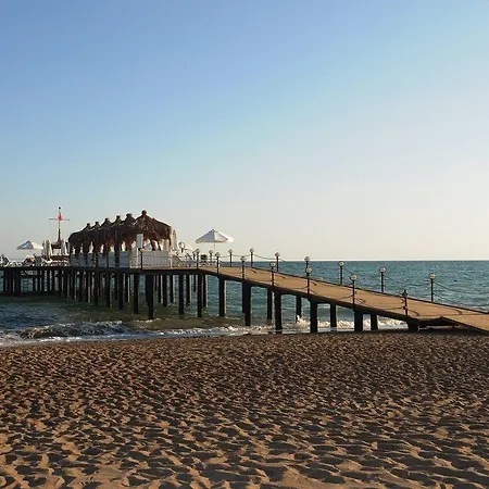 Saturn Palace Ξενοδοχείο